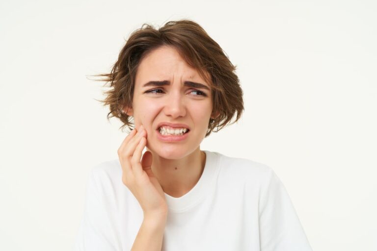 Lire la suite à propos de l’article Dent cassée : que faire en attendant le dentiste​ ?