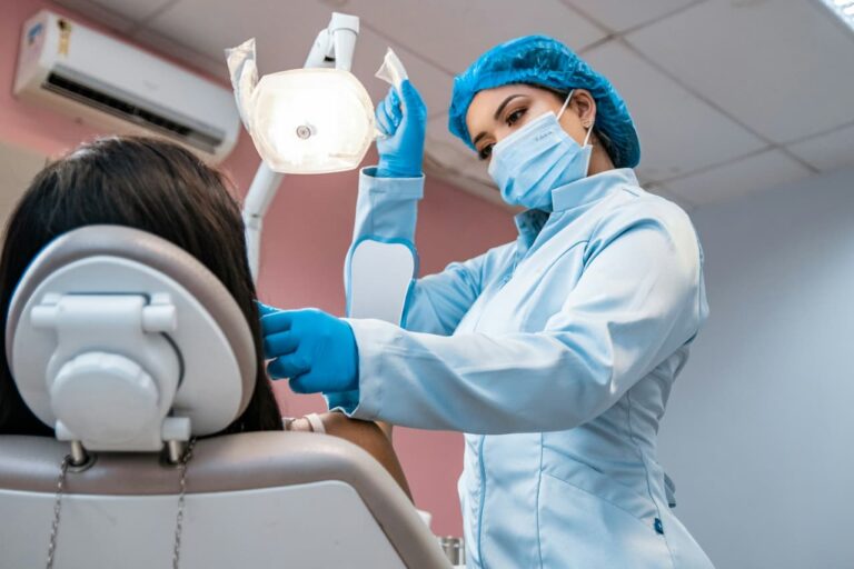 Lire la suite à propos de l’article Combien d&rsquo;implants dentaires peut-on poser en une seule fois ?