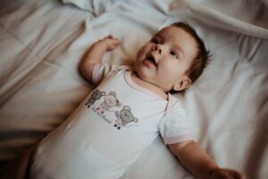 Lire la suite à propos de l’article Première dent à 3 mois : est-ce normal et comment réagir ?