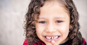 Lire la suite à propos de l’article Combien de dents de lait perd-on